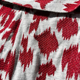 FALDA MANCHAS ROJA